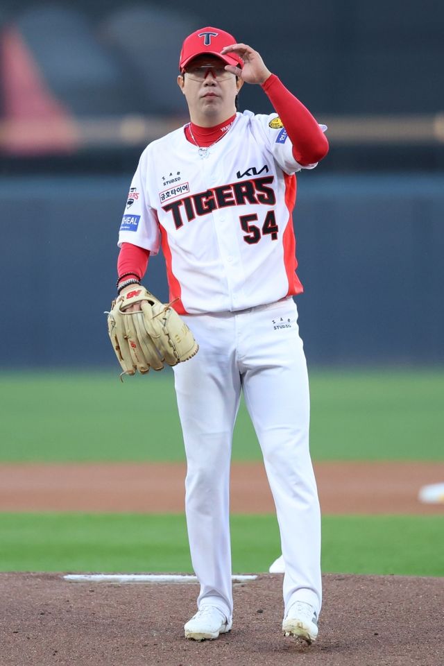 7일 오후 광주-KIA챔피언스필드에서 열린 '2026 신한 SOL KBO리그' 삼성 라이온즈와 KIA 타이거즈의 경기, KIA 선발 양현종이 5⅔이닝 2피안타(1피홈런) 2사사구 3탈삼진 1실점을 기록했다. KIA 타이거즈