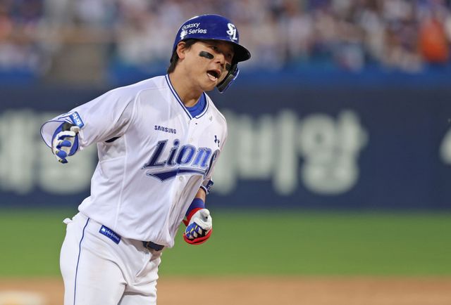 삼성 라이온즈 외야수 박승규가 1일 대구 삼성라이온즈파크에서 열린 2026 신한 SOL KBO리그 한화 이글스와의 팀 간 4차전에서 8회말 역전 2점 홈런을 기록했다. 사진 삼성 라이온즈