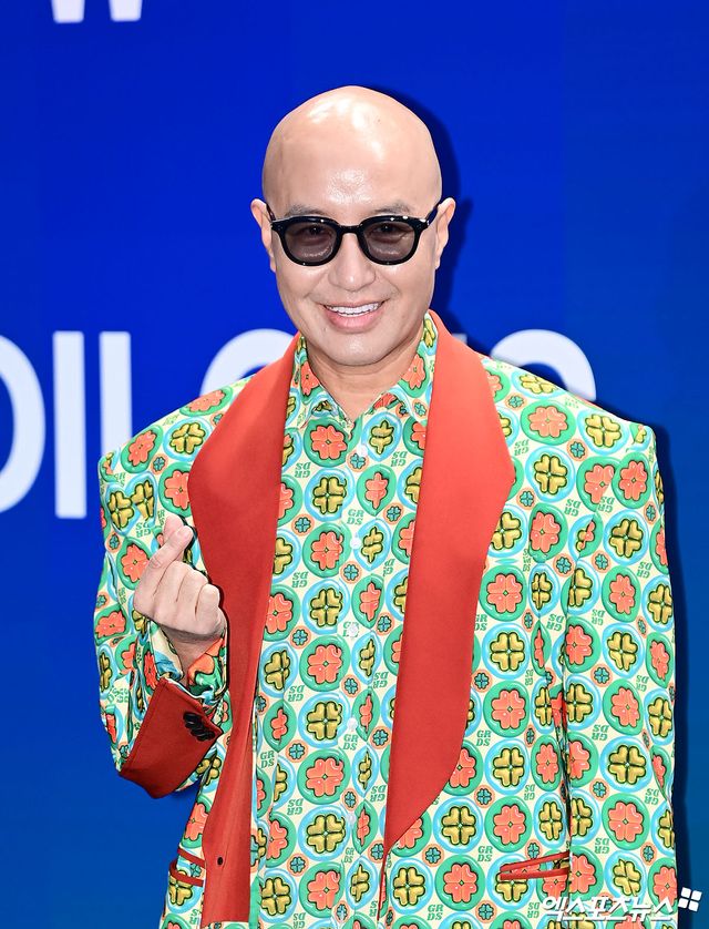 홍석천.