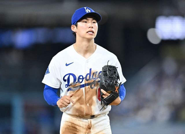 미국 메이저리그 LA 다저스에서 뛰고 있는 김혜성이 12일(한국시간) 미국 캘리포니아주 로스앤젤레스의 다저스타디움에서 열린 2026 메이저리그 샌프란시스코 자이언츠와의 홈 경기에 9번타자 겸 2루수로 선발출전, 2타수 무안타를 기록했다. 사진 연합뉴스