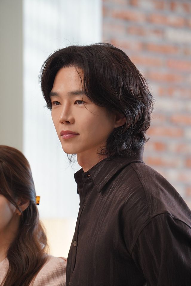 '불륜녀의 딸을 키웠다' 고윤