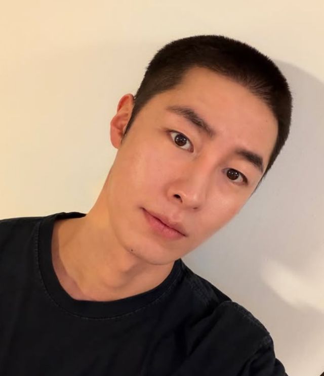 이재욱.
