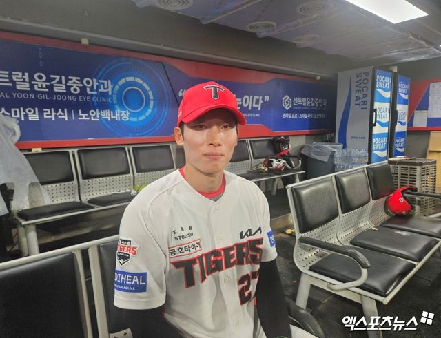 KIA 타이거즈 외야수 김호령이 19일 광주-KIA챔피언스필드에서 열린 2026 신한 SOL KBO리그 LG 트윈스와의 정규시즌 4차전에 7번타자 겸 중견수로 선발 출전했다. 4타수 4안타(3홈런) 4타점 1볼넷 4득점으로 활약하며 팀의 14-0 대승에 크게 기여했다. 광주, 유준상 기자