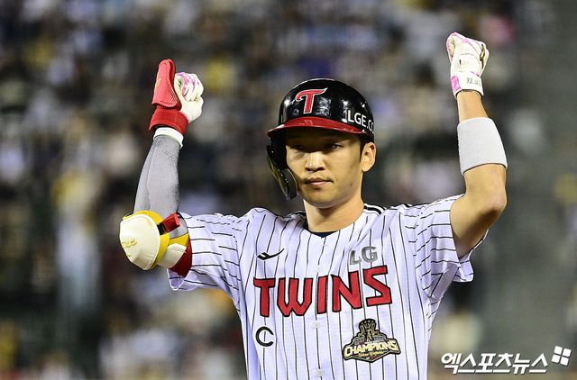 16일 오후 서울 송파구 잠실야구장에서 열린 '2026 신한 SOL Bank KBO리그' 롯데 자이언츠와 LG 트윈스의 경기, 3회말 무사 1루 LG 박해민이 안타를 때려낸 뒤 세리머니를 하고 있다. 엑스포츠뉴스 DB