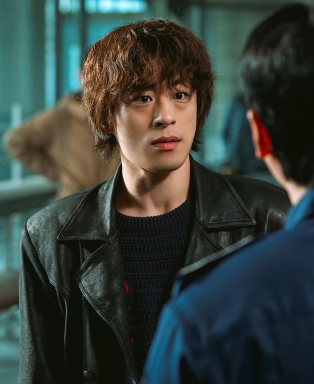 JTBC '모두가 자신의 무가치함과 싸우고 있다' 구교환