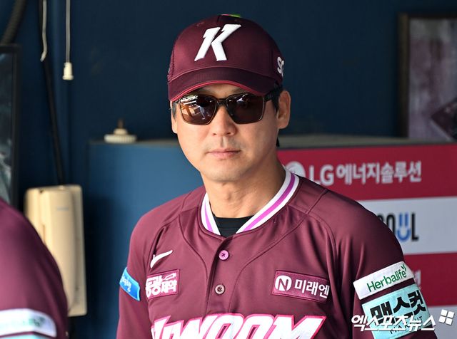 23일 오후 서울 송파구 잠실야구장에서 열린 '2026 신한 SOL Bank KBO리그' 키움 히어로즈와 LG 트윈스의 경기, 키움 설종진 감독이 경기를 지켜보고 있다. 엑스포츠뉴스 DB