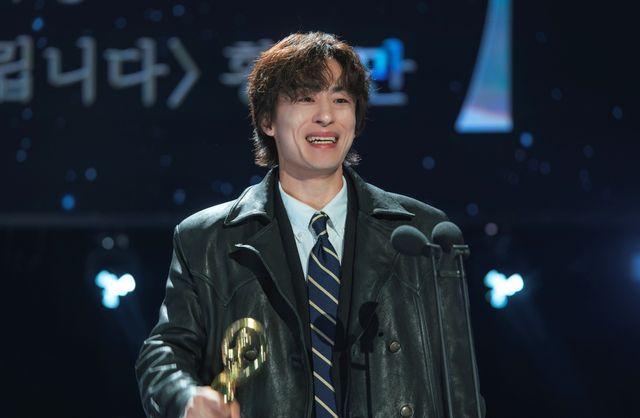 JTBC '모두가 자신의 무가치함과 싸우고 있다'