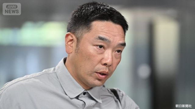 아베 신노스케 요미우리 자이언츠 감독이 현행범으로 체포되는 사건이 발생했다. 아베 감독은 이날 도쿄 시부야 자택에서 18세 딸에게 폭행을 가한 혐의로 경찰에 체포됐으며, 사건은 아동상담소를 통한 신고로 드러났다. 아베 감독은 두 딸의 싸움을 말리다가 이런 일을 저지른 것으로 드러났다. 아베 감독도 혐의를 인정하는 중이다.