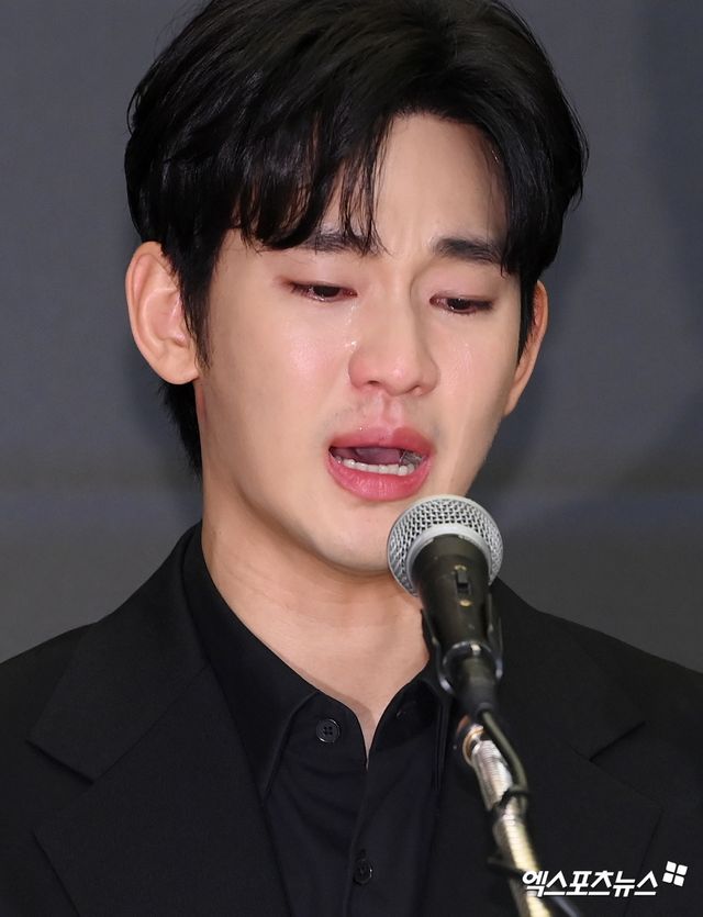 김수현.