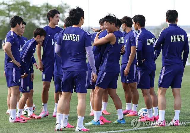 약 2주간 고지대에 적응하기 위한 시간을 보낸 홍명보호가 선수들의 상태를 점검할 시간이다. 2026 국제축구연맹(FIFA) 북중미 월드컵 본선을 앞두고 마지막으로 치러지는 두 번의 친선경기 중 첫 번째 경기가 킥오프한다. 홍명보호가 트리니다드토바고전 선발 명단을 공개했다. 사진 연합뉴스