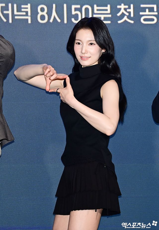 전완근 뽐내며 저장