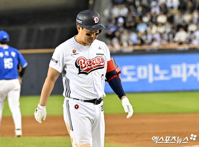 28일 오후 서울 송파구 잠실야구장에서 열린 '2026 신한 SOL Bank KBO리그' 삼성 라이온즈와 두산 베어스의 경기, 8회말 1사 만루 두산 양의지가 1루수 플라이로 아웃된 후 아쉬워하고 있다. 엑스포츠뉴스 DB