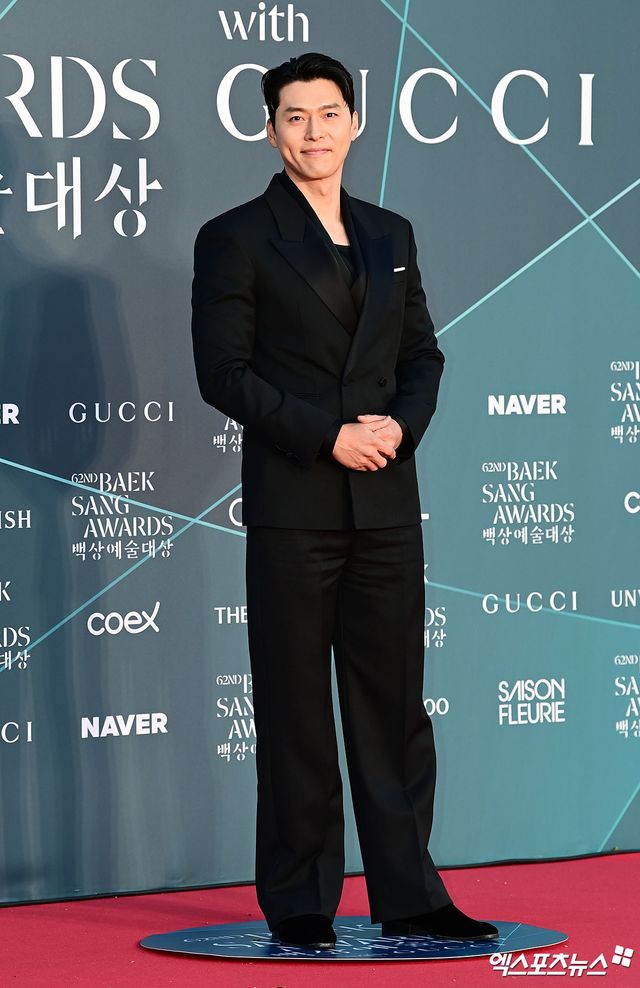 현빈, 올 블랙 수트 패션