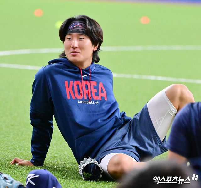 3일 오후 일본 오사카 교세라돔에서 열리는 한국과 오릭스 버팔로스의 평가전 경기, 한국 곽빈이 웜업을 하고 있다. 엑스포츠뉴스 DB