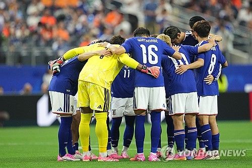 일본이 에이스 구보 다케후사를 부상으로 잃고도 유럽의 강호이자 조 1위 유력 후보인 네덜란드를 상대로 극적 무승부를 거뒀다. 일본으로서는 최상의 조건에서 월드컵 조별리그를 시작한 셈이다. 일본은 네덜란드에 두 번이나 상대에게 리드를 내줬지만, 두 번의 동점골로 따라가면서 아시아 최강의 저력을 보여줬다. 사진 연합뉴스