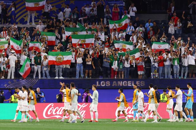 2026 북중미 국제축구연맹(FIFA) 월드컵 본선에 참가 중인 이란 대표팀이 지난 16일(한국시간) 미국 로스앤젤레스에서 열린 뉴질랜드와의 조별리그 G조 1차전 종료 후 곧바로 미국을 떠나 베이스 캠프지가 있는 멕시코로 이동했다. . 당초 이튿날까지 미국에 머무르면서 휴식을 취할 계획이었지만, 자신들의 의지와 상관 없이 미국 땅을 떠나야 했던 것으로 알려졌다. 사진 연합뉴스