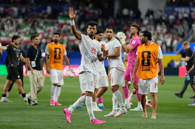 2026 북중미 국제축구연맹(FIFA) 월드컵 본선에 참가 중인 이란 대표팀이 지난 16일(한국시간) 미국 로스앤젤레스에서 열린 뉴질랜드와의 조별리그 G조 1차전 종료 후 곧바로 미국을 떠나 베이스 캠프지가 있는 멕시코로 이동했다. . 당초 이튿날까지 미국에 머무르면서 휴식을 취할 계획이었지만, 자신들의 의지와 상관 없이 미국 땅을 떠나야 했던 것으로 알려졌다. 사진 연합뉴스