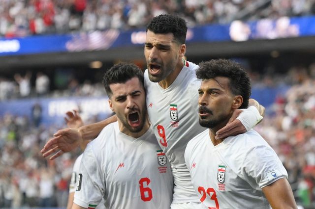 2026 북중미 국제축구연맹(FIFA) 월드컵 본선에 참가 중인 이란 대표팀이 지난 16일(한국시간) 미국 로스앤젤레스에서 열린 뉴질랜드와의 조별리그 G조 1차전 종료 후 곧바로 미국을 떠나 베이스 캠프지가 있는 멕시코로 이동했다. . 당초 이튿날까지 미국에 머무르면서 휴식을 취할 계획이었지만, 자신들의 의지와 상관 없이 미국 땅을 떠나야 했던 것으로 알려졌다. 사진 연합뉴스