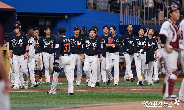 김경문 감독이 이끄는 한화 이글스가 19일 대전 한화생명 볼파크에서 열리는 2026 신한 SOL KBO리그 삼성 라이온즈와의 팀 간 7차전에서 6연패 탈출에 도전한다. 사진 엑스포츠뉴스 DB