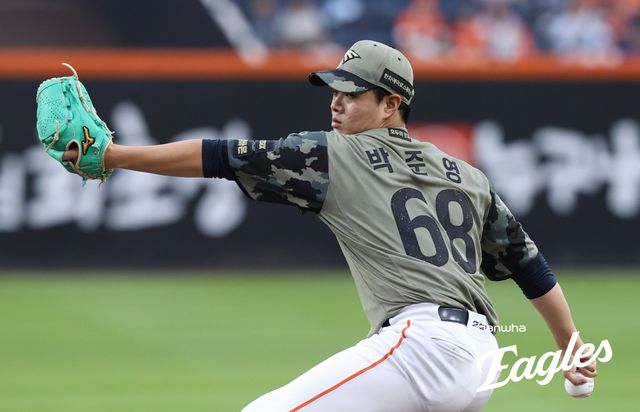 한화 이글스 사이드암 박준영이 19일 대전 한화생명 볼파크에서 열린 2026 신한 SOL KBO리그 삼성 라이온즈와의 팀 간 7차전에 선발등판, 5이닝 2실점을 기록했다. 사진 한화 이글스