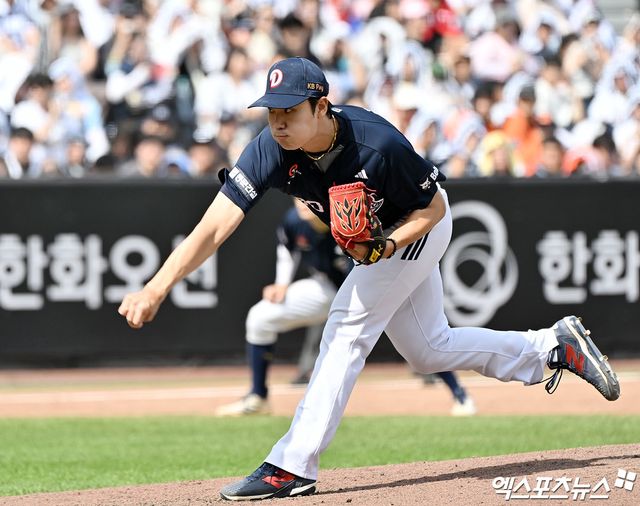 두산은 2일 서울 잠실야구장에서 2026 신한 SOL뱅크 KBO리그 한화 이글스전을 치른다.&nbsp;앞서 두산은 지난 주말 대구 원정 3연전에서 강승호와 정수빈이 연이틀 짜릿한 역전 만루 홈런을 때리면서 위닝 시리즈 달성으로 반등에 성공했다.&nbsp;두산은 2일 경기에 앞서 내야수 안재석과 투수 최지강을 등록했다. 전날 내야수 임종성과 투수 양재훈의 말소로 생긴 빈자리다.&nbsp;양재훈은 지난달 31일 대구 삼성 라이온즈전 투구 도중 팔꿈치 통증을 호소해 마운드에서 내려갔다.&nbsp;두산 관계자는 '양재훈 선수는 검진 결과 우측 팔꿈치 인대 손상 진단을 받았다. 6월 중순 팔꿈치 인대 접합 수술(토미존 서저리)을 받을 예정'이라고 밝혔다.&nbsp;엑스포츠뉴스DB