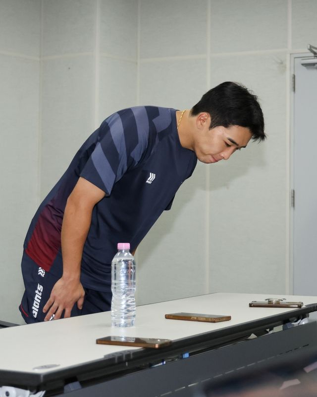 롯데 자이언츠 외야수 김동혁이 2일 광주-KIA챔피언스필드에서 열리는 2026 신한 SOL KBO리그 KIA 타이거즈와의 정규시즌 7차전을 앞두고 1군 엔트리에 올라왔다. 김동혁은 지난 2월 대만 타이난 숙소 인근에 위치한 사행성 오락실에 방문해 전자 베팅 게임을 이용한 사실이 확인됐고, 한국야구위원회(KBO) 상벌위원회로부터 50경기 출전 정지 징계를 받았다. 지난달 29일 창원 NC 다이노스전까지 50경기를 채우면서 징계를 마쳤고, 30~31일 퓨처스리그 경기를 소화했다. 롯데 자이언츠