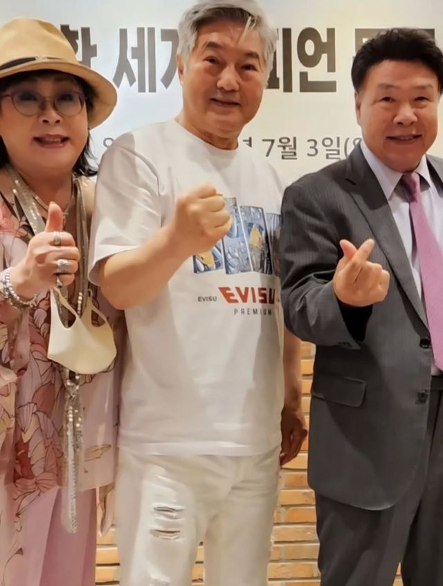 옥희가 세상을 떠났다 