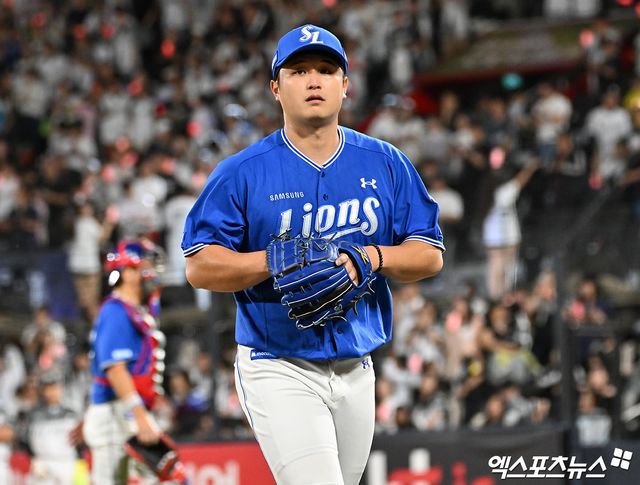9일 오후 수원KT위즈파크에서 열린 '2026 신한 SOL Bank KBO리그' 삼성 라이온즈와 KT 위즈의 경기, 7회말 2사 1루 삼성 최원태가 마운드를 내려오고 있다. 엑스포츠뉴스 DB