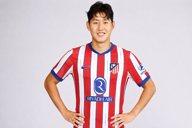 이강인의 아틀레티코 마드리드 입단을 가정해 기존 PSG 입단 사진에 AI 활용해 생성한 사진으로, 이강인의 아틀레티코 마드리드 실제 입단과는 관련이 없습니다.