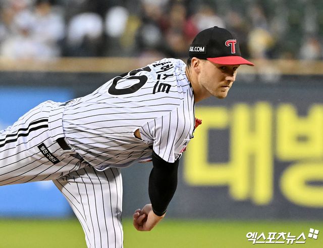 LG 트윈스 외국인 투수 앤더스 톨허스트가 24일 서울 잠실야구장에서 열린 2026 신한 SOL KBO리그 삼성 라이온즈와의 팀 간 7차전에 선발등판, 6이닝 무실점 호투로 승리투수가 됐다. 사진 엑스포츠뉴스 DB