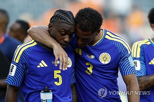 ​에콰도르는 26일 미국 뉴욕의 뉴저지 스타디움에서 열린 2026 북중미 월드컵 조별리그 E조 최종 3차전에서 후반 32분 터진 곤살로 플라타의 역전 결승포에 힘입어 독일에 2-1 뒤집기 승리를 거뒀다. E조에선 독일과 코트디부아르가 나란히 승점 6을 기록한 가운데 독일이 승자승 원칙에 따라 E조 1위를 차지했다. 에콰도르는 1승1무1패(승점 4)가 되면서 각 조 12개팀 중 상위 8위 안에 들어야 차지할 수 있는 32강행 와일드카드를 확보하는데 성공했다. 연합뉴스
