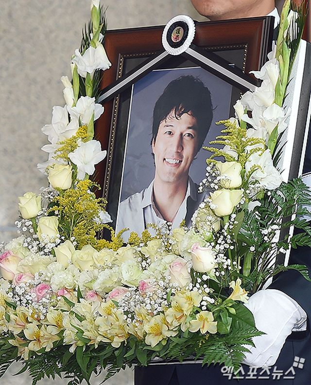 고 김성민