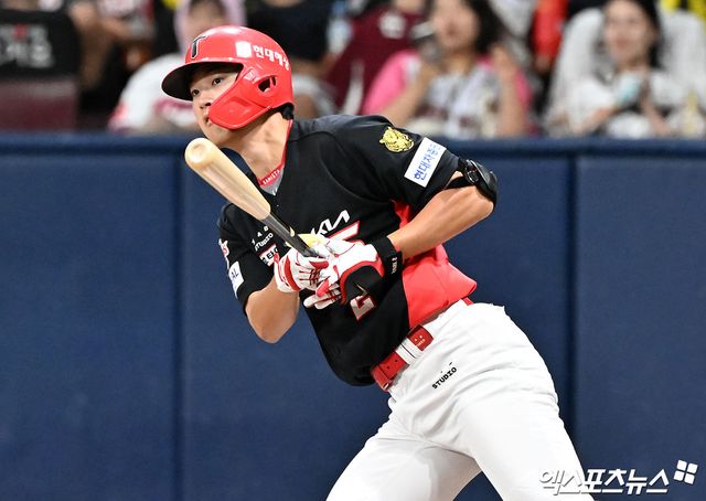 24일 오후 서울 구로구 고척스카이돔에서 열린 '2026 신한 SOL Bank KBO리그' KIA 타이거즈와 키움 히어로즈의 경기, 6회초 2사 2,3루 KIA 박민이 2타점 2루타를 날리고 있다. 엑스포츠뉴스 DB