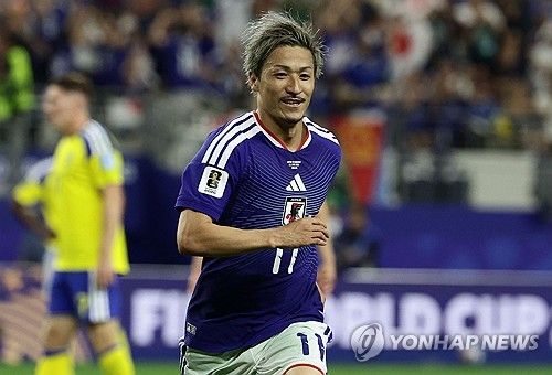 일본은 끝까지 한국을 도와주지 않았다. 일본이 스웨덴과의 조별리그 최종전(3차전)에서 두 골 차 이상의 승리를 거둬야 한국의 32강 진출 가능성이 높아질 수 있었지만, 두 팀의 경기가 무승부로 끝나면서 스웨덴의 32강행이 확정됐다. 같은 시간 열린 네덜란드와 튀니지의 경기는 네덜란드의 3-1 승리로 마무리됐다. F조 1위 네덜란드는 32강에서 모로코를, 2위 일본은 브라질을 만나게 됐다. 사진 연합뉴스
