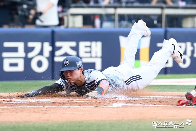 27일 오후 서울 송파구 잠실야구장에서 열린 '2026 신한 SOL KBO리그' 두산 베어스와 KIA 타이거즈의 경기, 3회말 2사 1루 두산 박준순 타석 때 류승민이 홈 쇄도를 하고 있다. 잠실, 고아라 기자