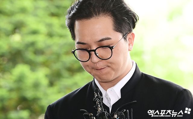 위너 송민호, 첫 공판 출석