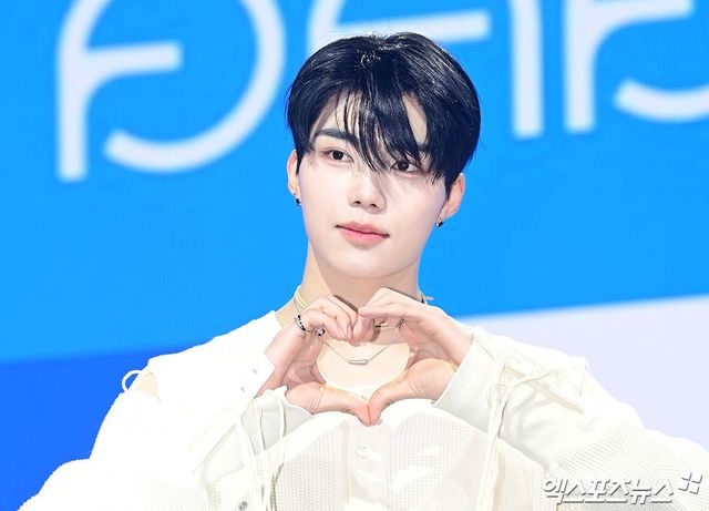 박건욱