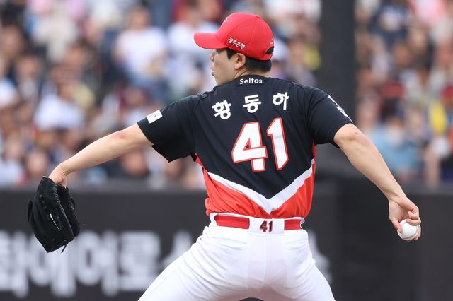 KIA 타이거즈 우완 황동하가 9일 대전 한화생명 볼파크에서 열린 2026 신한 SOL KBO리그 한화 이글스와의 팀 간 7차전에 선발등판, 6이닝 1실점으로 호투를 펼쳤다. 사진 KIA 타이거즈