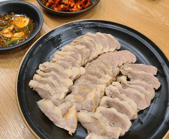 맛집 홍천메밀가 돼지고기 수육