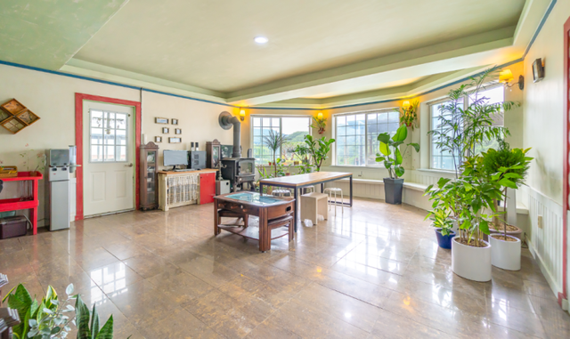 라스뗄라펜션 카페