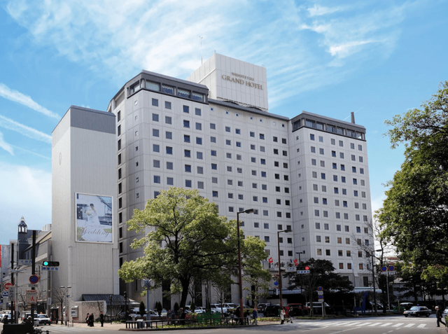 하카타역 근처 호텔, 후쿠오카 지하철 역 근처 호텔, 하카타 호텔, 하카타 시내 호텔, 니시테츠 그랜드 호텔, 일본 다다미 룸, 캐널시티 근처 호텔, 몬토레 후쿠오카, 몬토레 후쿠오카 객실 내부, 호텔 오쿠라 후쿠오카, 더 베이직스 후쿠오카, JR규슈 블러섬 호텔