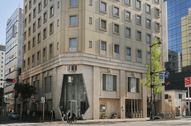 하카타역 근처 호텔, 후쿠오카 지하철 역 근처 호텔, 하카타 호텔, 하카타 시내 호텔, 니시테츠 그랜드 호텔, 일본 다다미 룸, 캐널시티 근처 호텔, 몬토레 후쿠오카, 몬토레 후쿠오카 객실 내부, 호텔 오쿠라 후쿠오카, 더 베이직스 후쿠오카, JR규슈 블러섬 호텔