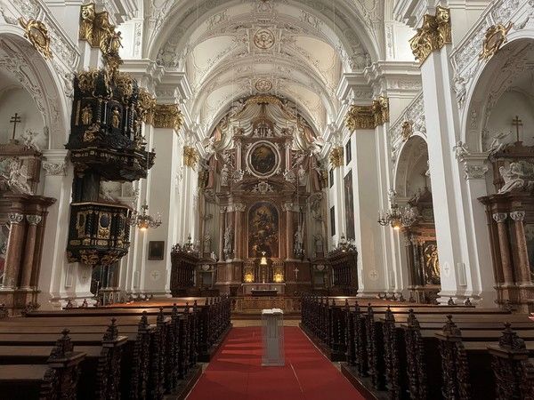 안톤&nbsp;브루크너가&nbsp;오르간&nbsp;연주자로&nbsp;일한&nbsp;린츠의&nbsp;구(旧)대성당&nbsp;©Linz Tourismus