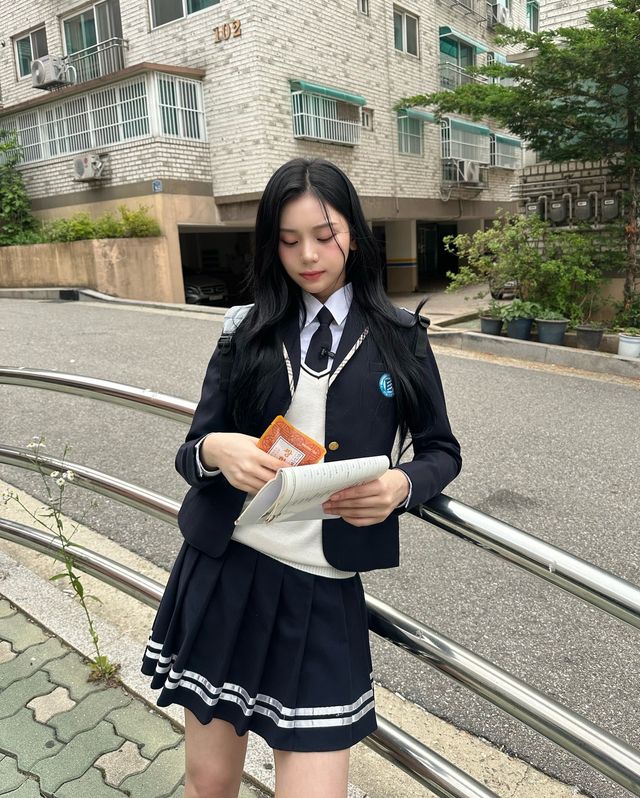 /사진=엄지 인스타그램