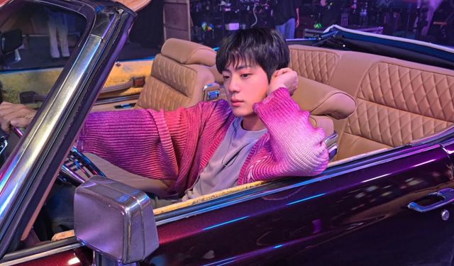 /사진=방탄소년단 진 인스타그램