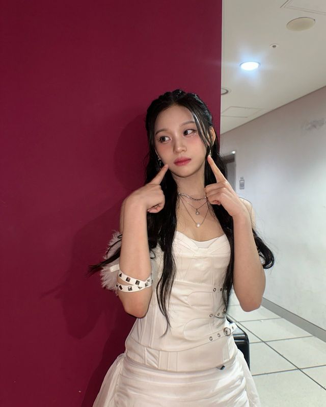 /사진=엄지 인스타그램