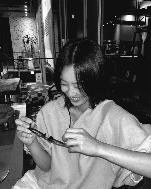 깔끔한 단발머리와 파스텔 컬러가 어우러진 상큼한 스타일/사진=최예빈 인스타그램