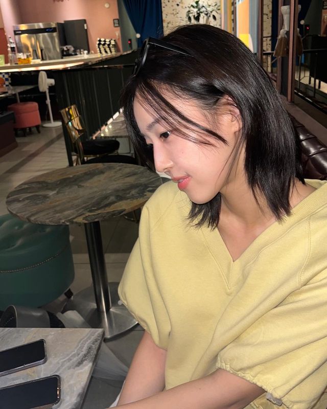 선글라스로 포인트를 준 센스 있는 스타일링/사진=최예빈 인스타그램