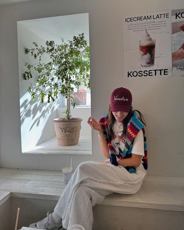 화사한 미소로 전하는 캐주얼한 매력, 왕빛나의 데일리 패션/사진=왕빛나 인스타그램