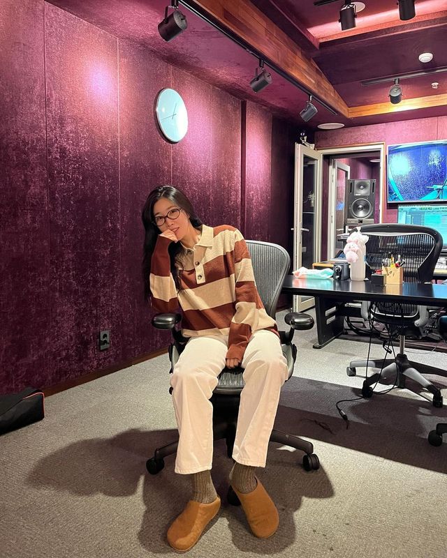 자연스러운 매력 발산, 이해리의 센스 있는 가을 여친룩@dlgofl85